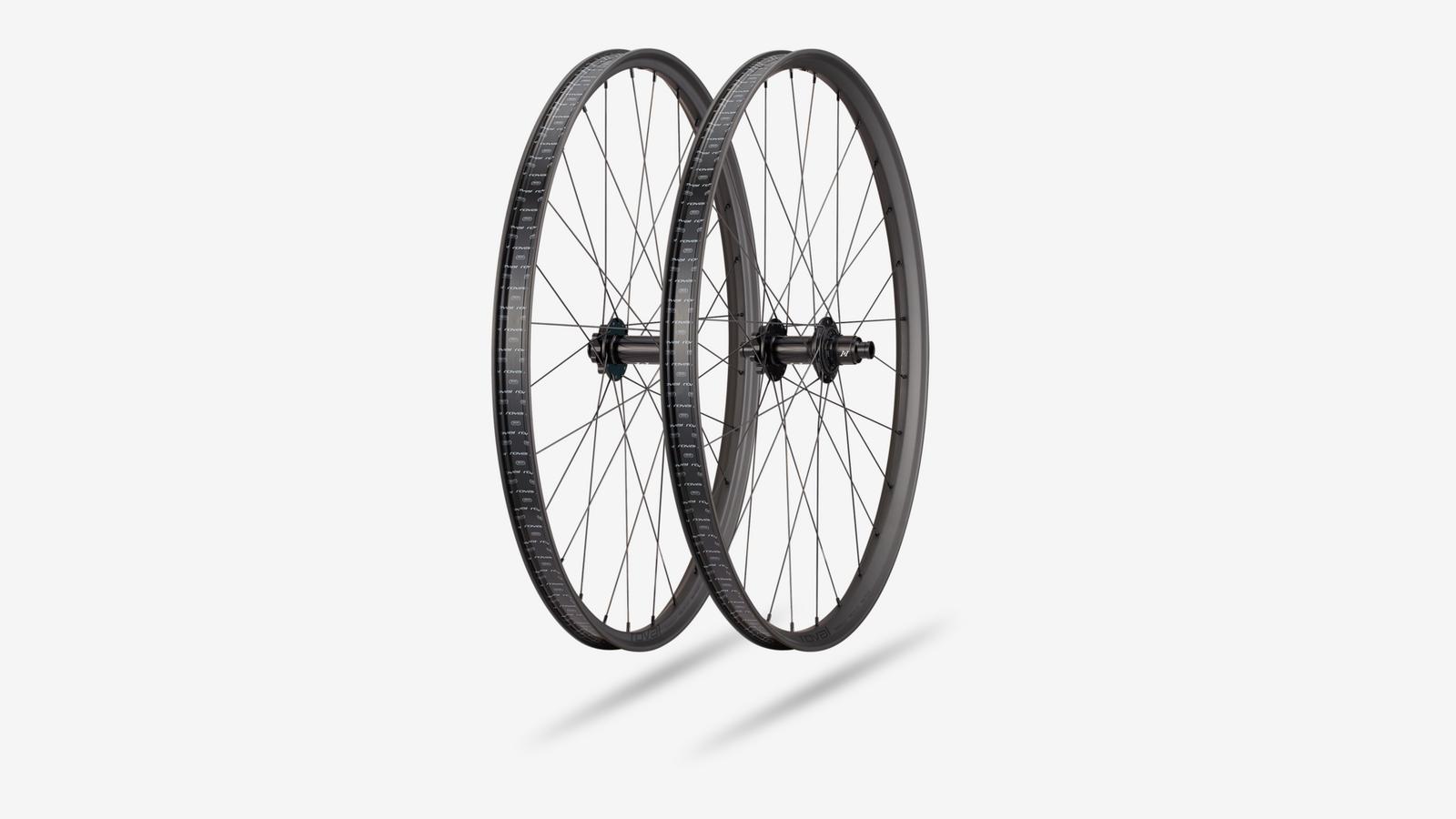 30124-7202-Specialized-Traverse SL II 1/1 6B Wheel-Wheel